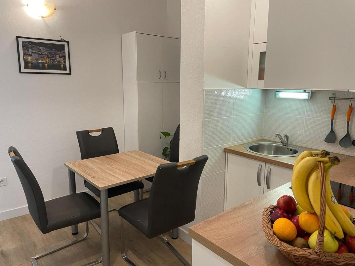 מאקרסקה Apartments Anica & Gabriela מראה חיצוני תמונה