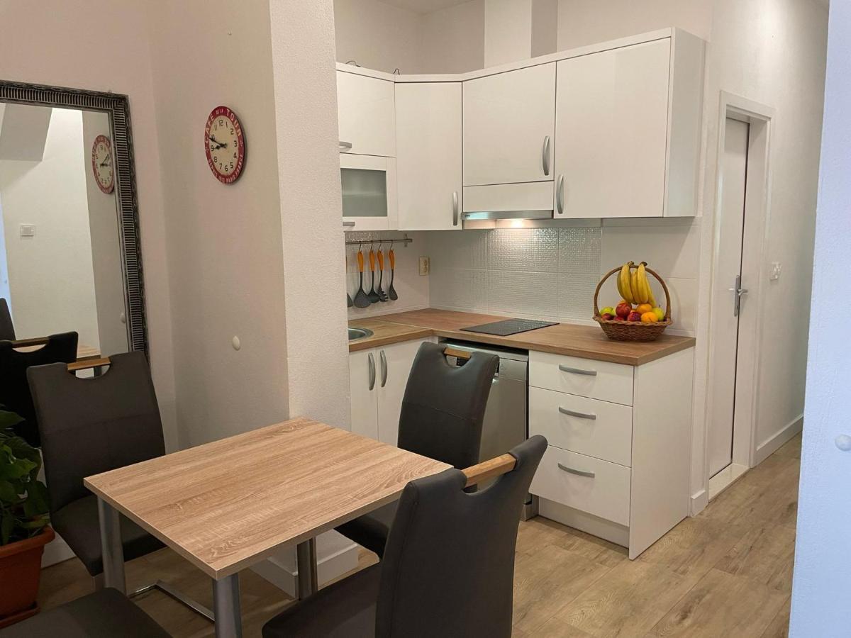 מאקרסקה Apartments Anica & Gabriela מראה חיצוני תמונה