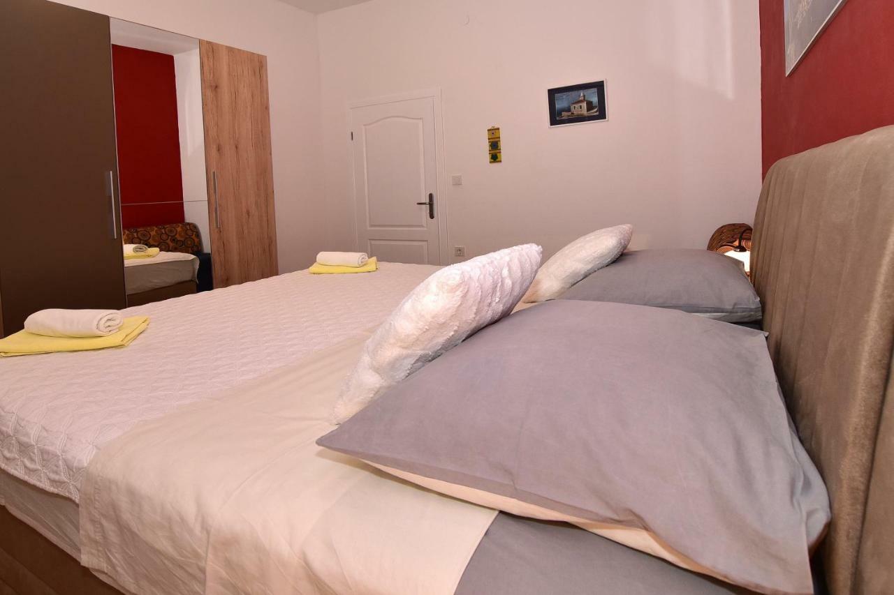 מאקרסקה Apartments Anica & Gabriela מראה חיצוני תמונה