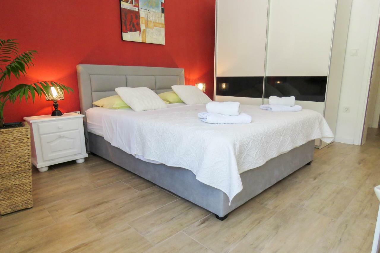 מאקרסקה Apartments Anica & Gabriela מראה חיצוני תמונה